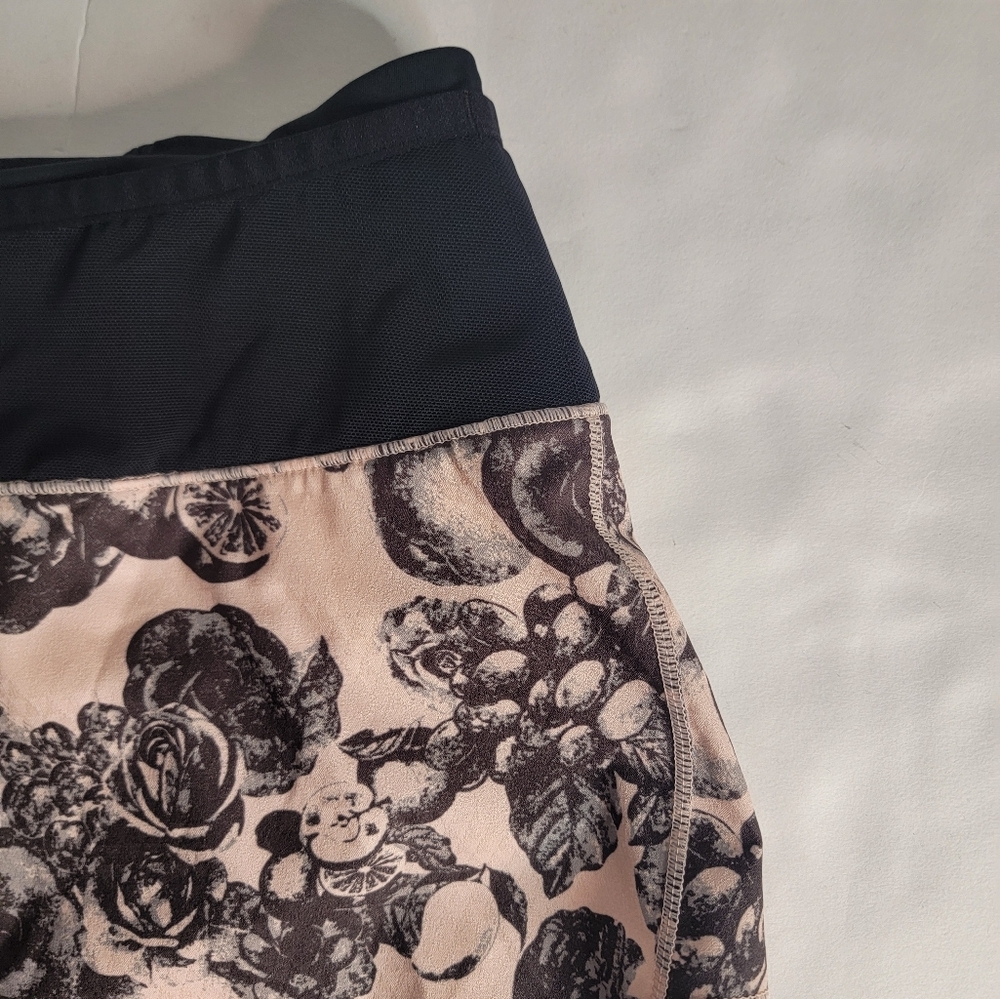 Oiselle Athletic Shorts 4-6 Peach Black Floral Line - Picture 2 of 9